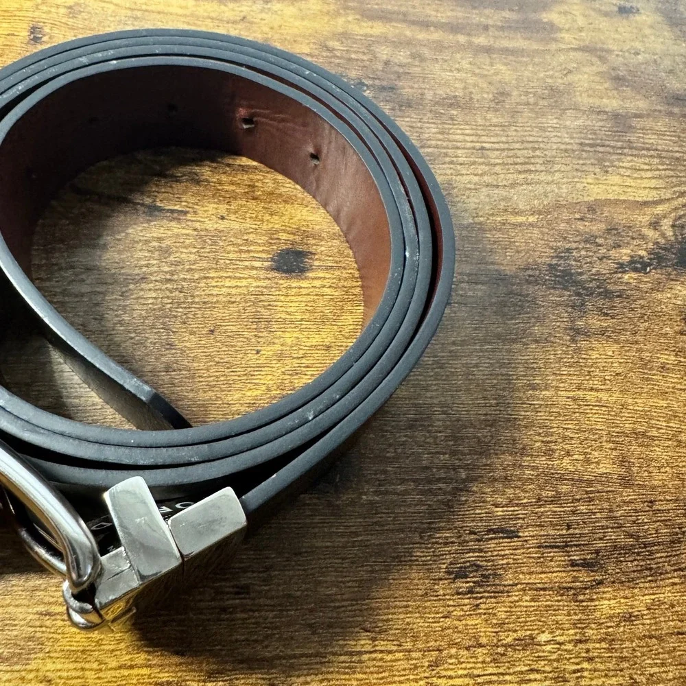 Torrid Women Size 4 Black Reversible Swivel Buckle Belt